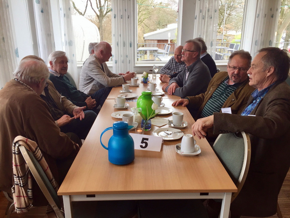 Die übliche Tischbesatzung