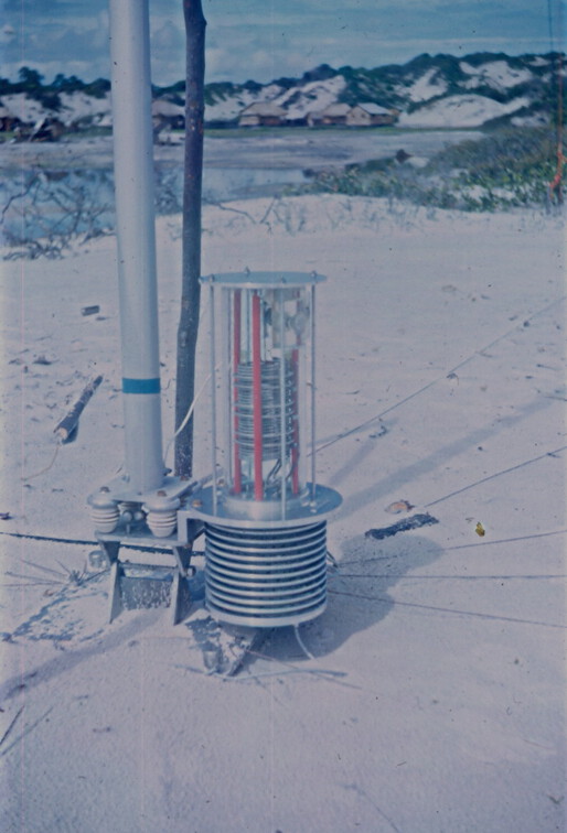 ANA Sender am Antennenfuss