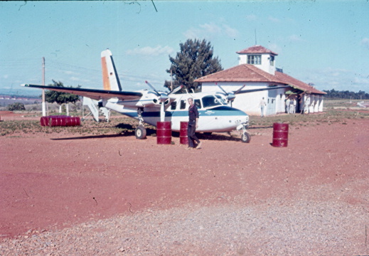 Meßflugzeug auf dem Flugfeld Amapa