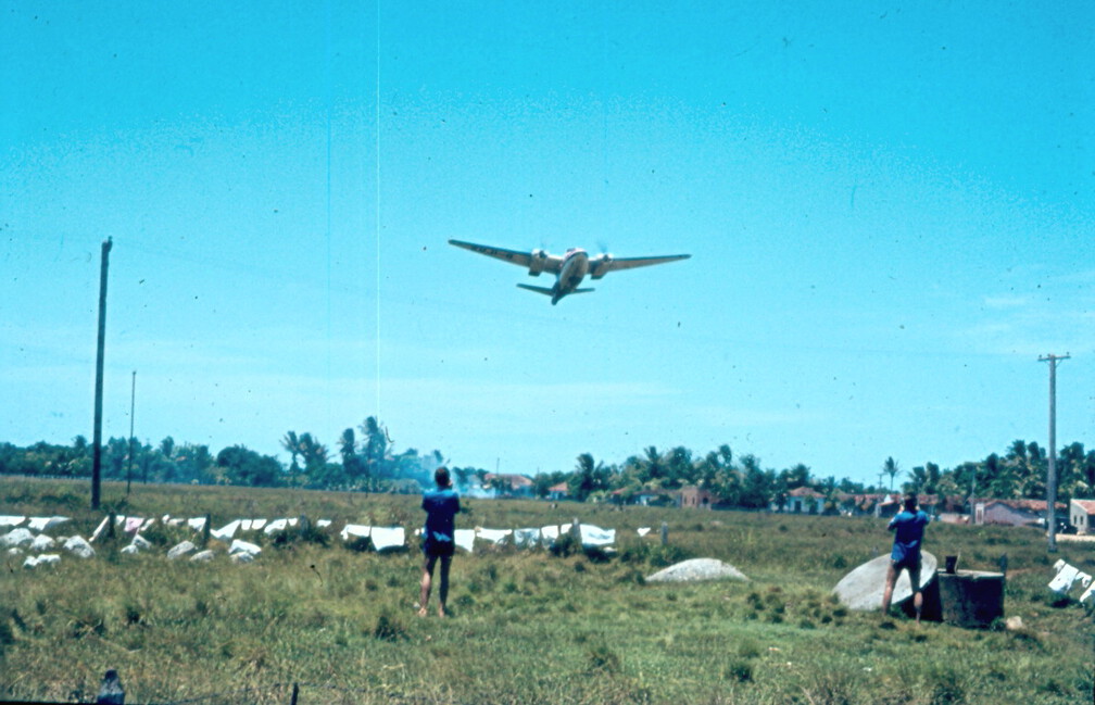 Meßflugzeug Aerocommander in Caravelas