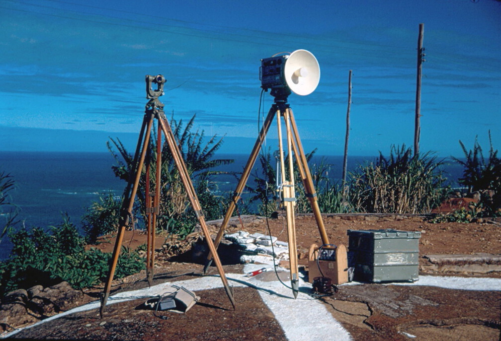 Grundig Distameter III und WILD Theodolit