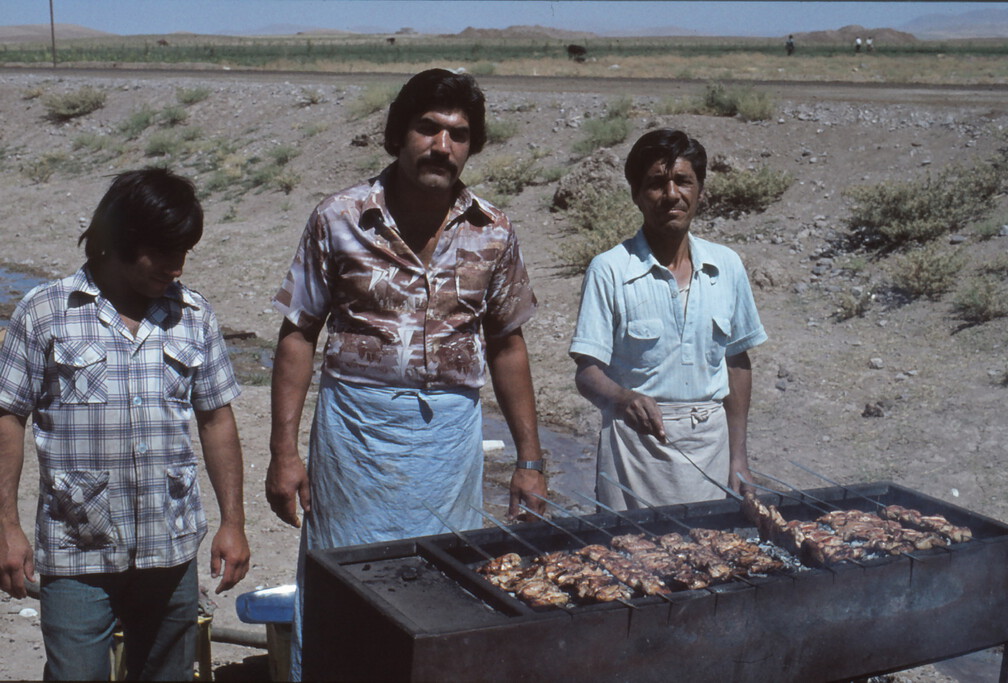 Heli-Trupp Ochse- Koch mit Helfern