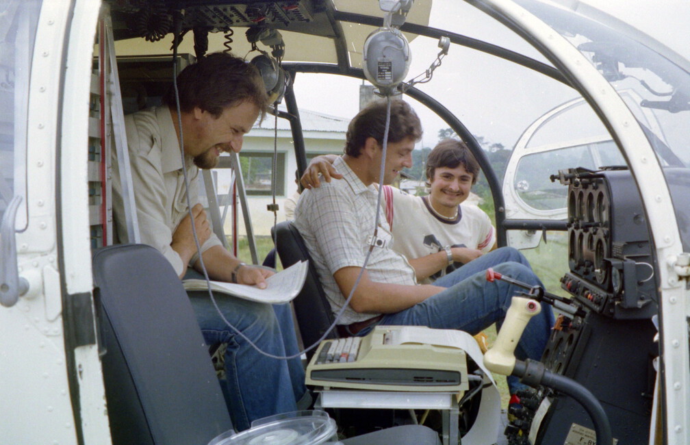 Vorbereitung des Messflugs: K.Grunau, B.Wolf, Pilot