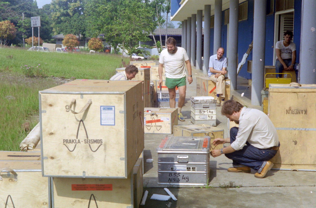 Abschluß nach 6 Wochen - alles klar für die Luftfracht nach Hannover