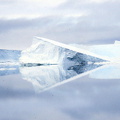 nach der Durchquerung der 'Roaring Fourties' : erste Eisberge