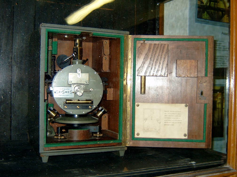 Historische Instrumente (6)