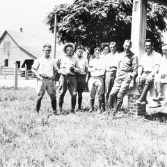 USA 1924-25, Hayes, Luisiana.  Von rechts: Liebrecht, Dr. Geußenhainer, Riediger, Dr. Schmidt, Thompson (am. Manager), am. Hilfskräfte.