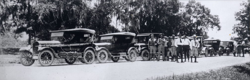 Voll-motorisierter SEISMOS-Trupp 1926 in Louisiana.