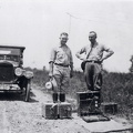 Neu eingeführte Funkausrüstung eines Refraktionstrupps im Juni 1926 bei Lafayette in Louisiana.