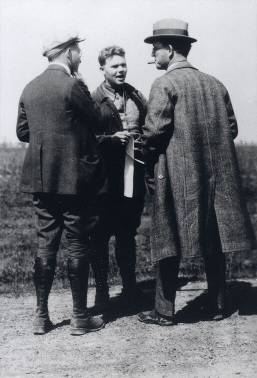 Small Talk, März 1926 in Texas. Von links: Lückerath, Wellhausen, Mintrop.