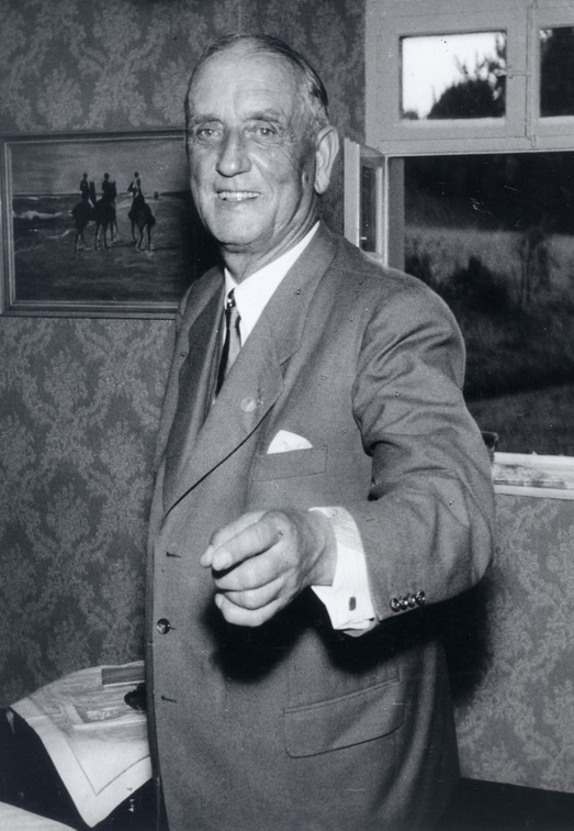 L. Minrop im Ruhestand nach großer Karriere.