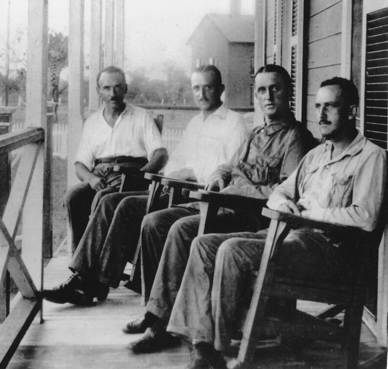 Der Autor P. Liebrecht, O. Rellensmann, L. Mintrop und O. Geußenhainer in Dos Bocas bei San Diego, Mexiko, 1923