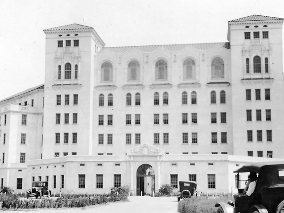 Das 1925 erbaute Hermann Hospital. Daraus wurde später das Texas Medical Center.