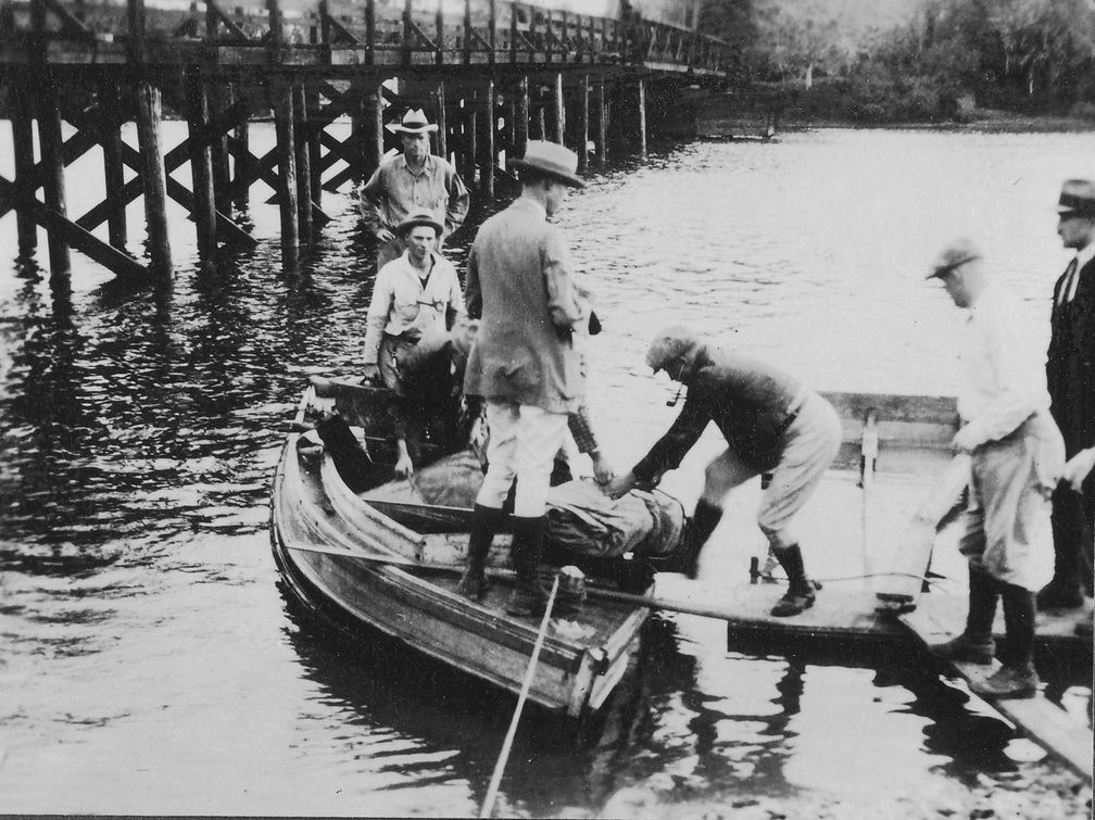 Und wenn es keine Fähre gab, wurden die Gerätschaften in Boote verladen.