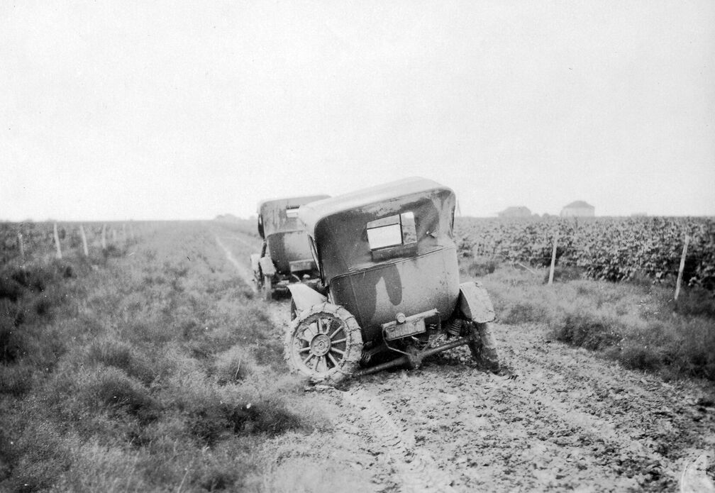 Der Wagen mit dem Funkgerät hat zur Abwechslung auch eine Panne