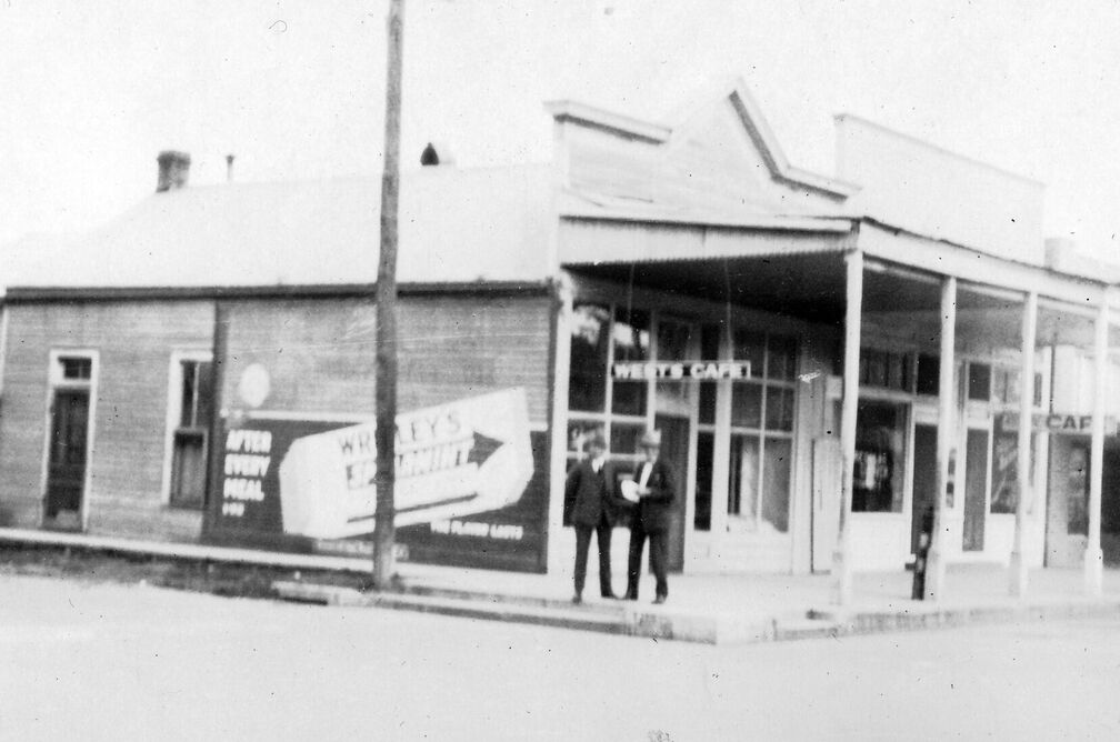 Coffee-Shop mit Telefonanschluss