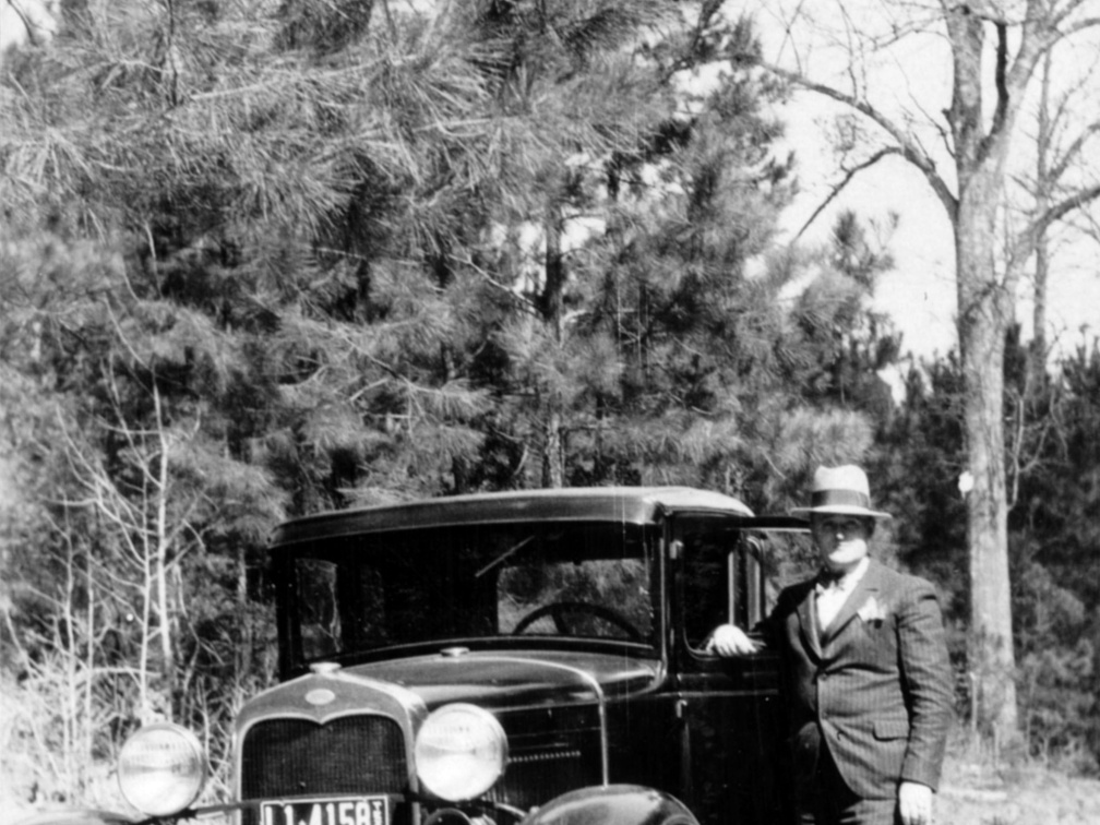 Adolf Klopp mit seinem 1929 Ford A