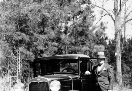 Adolf Klopp mit seinem 1929 Ford A