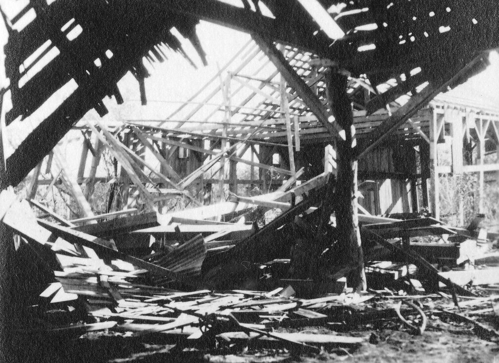 Ist erst einmal das Dach weggeblasen, bieten die Wände dem Wind keinen Widerstand mehr.