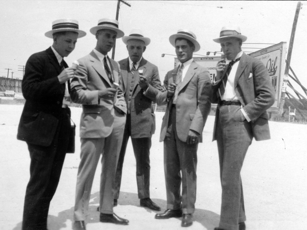 A. Klopp, zweiter von rechts, mitte: Otto Weitershagen