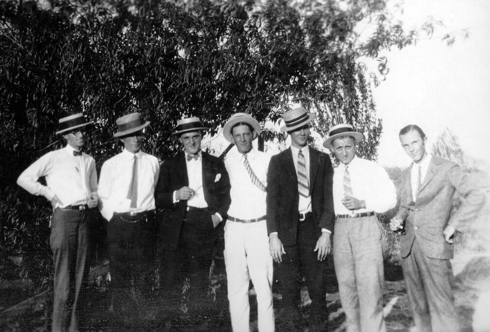 A. Klopp dritter von links