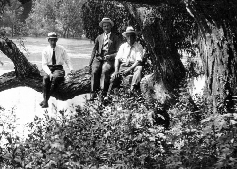 Rechts: Otto Weitershagen