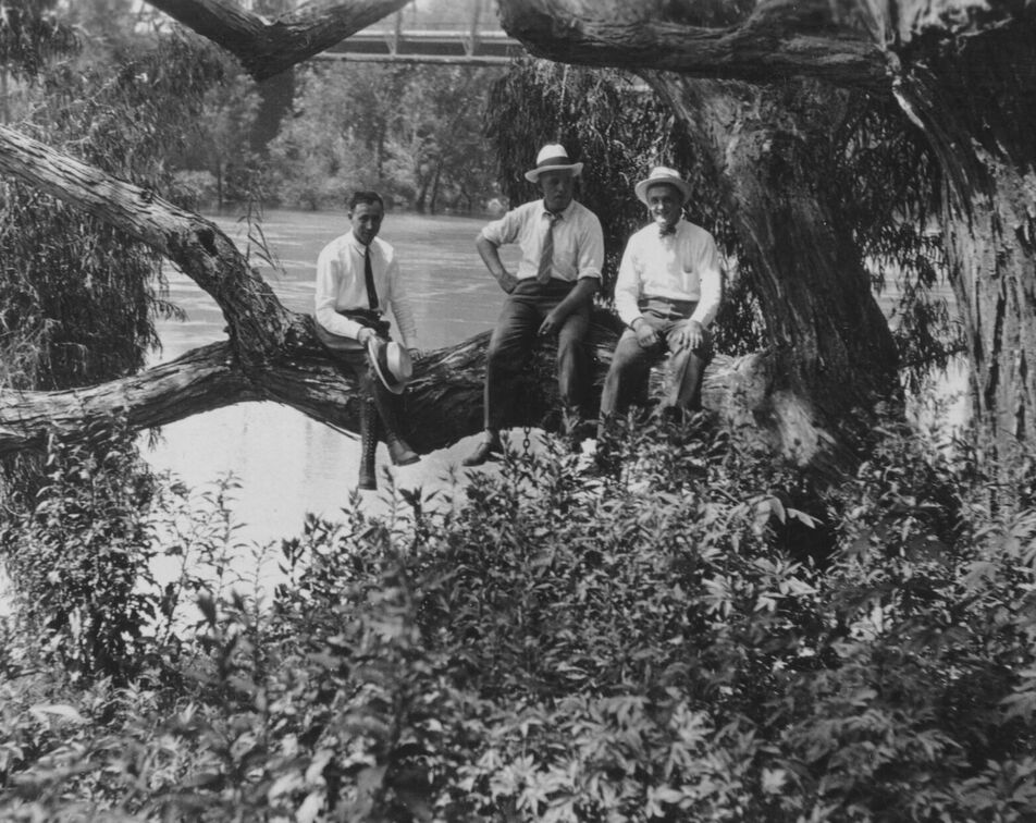 rechts A. Klopp, mitte Otto Weitershagen