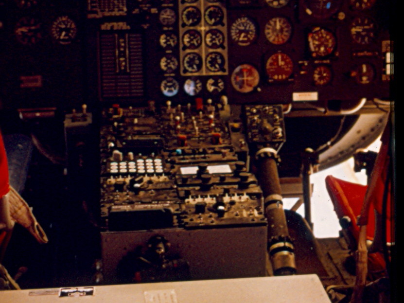 Cockpit der Bell 212